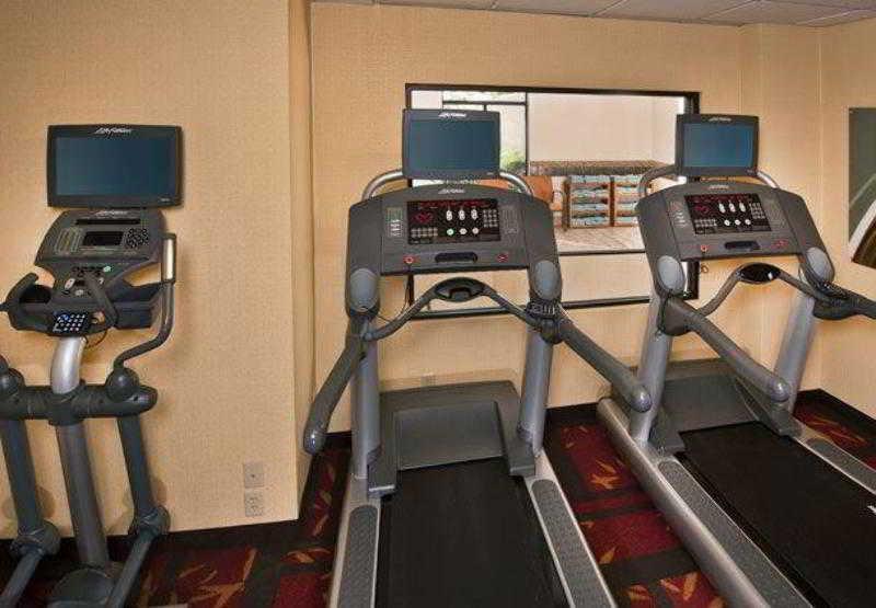Courtyard By Marriott Fayetteville Esterno foto