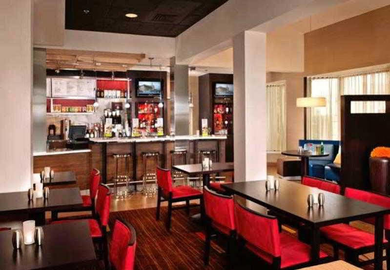 Courtyard By Marriott Fayetteville Esterno foto