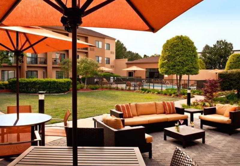 Courtyard By Marriott Fayetteville Esterno foto