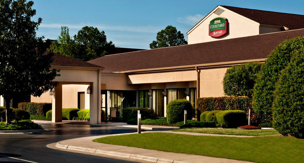 Courtyard By Marriott Fayetteville Esterno foto